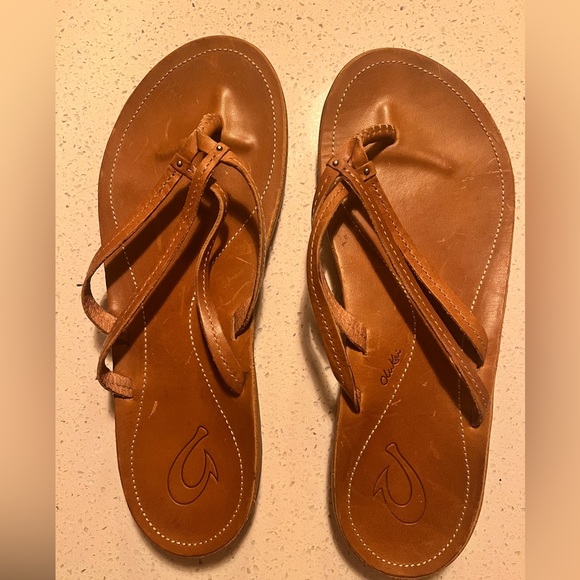 NWOT OluKai U’i Premium Brown Leather Beach Sandal Flip Flop - Size 10 - Picture 1 of 4